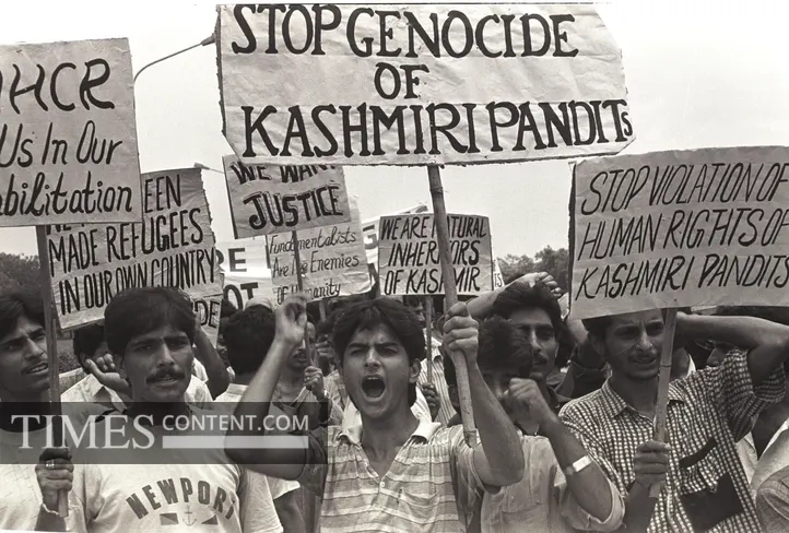 Displaced Kashmiri Pandits protest in Delhi, August 1990